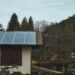 casa con paneles solares