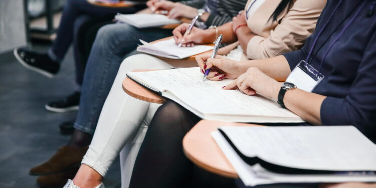 ayudas-formacion-desempleados