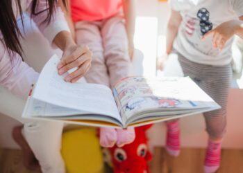 Villanueva de la Torre convoca ayudas para la adquisición de libros de texto y material escolar