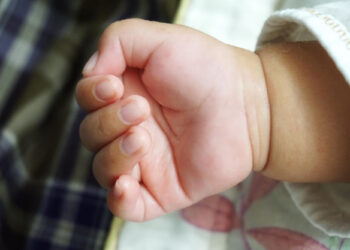 As Somozas ofrece ayudas de hasta 3.000 euros por hijo en 2024 para fomentar la natalidad