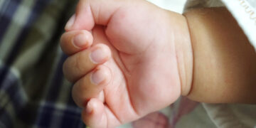 As Somozas ofrece ayudas de hasta 3.000 euros por hijo en 2024 para fomentar la natalidad