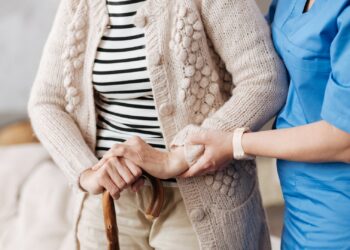 Navarra convoca 33 plazas de cuidador para servicios públicos